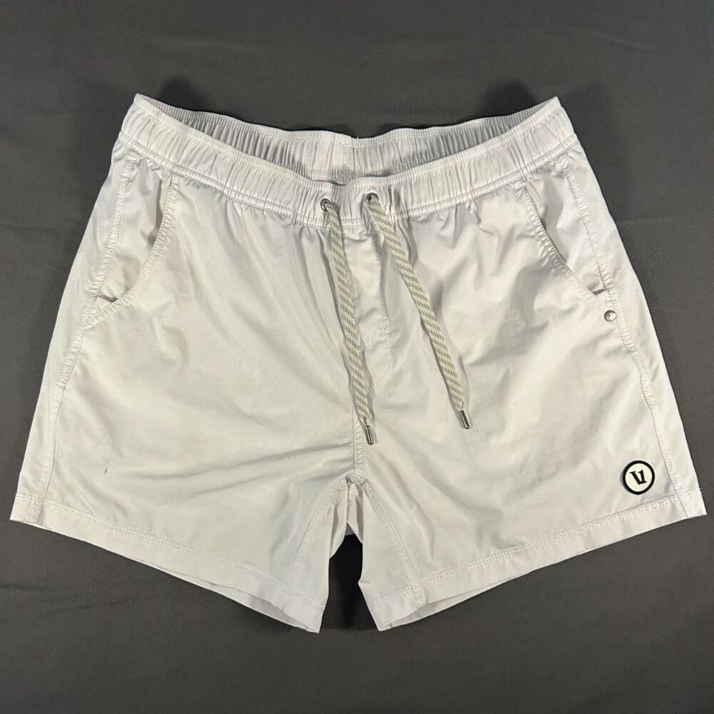 Vuori Mens Kore Shorts White Athletic Activewear Gym Swim Athleisure Small